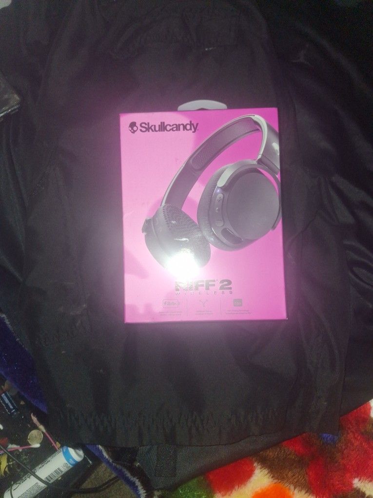 Riff 2 Wireless Headphones.