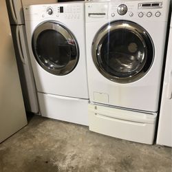 LG Washer And Gas Dryer Set 