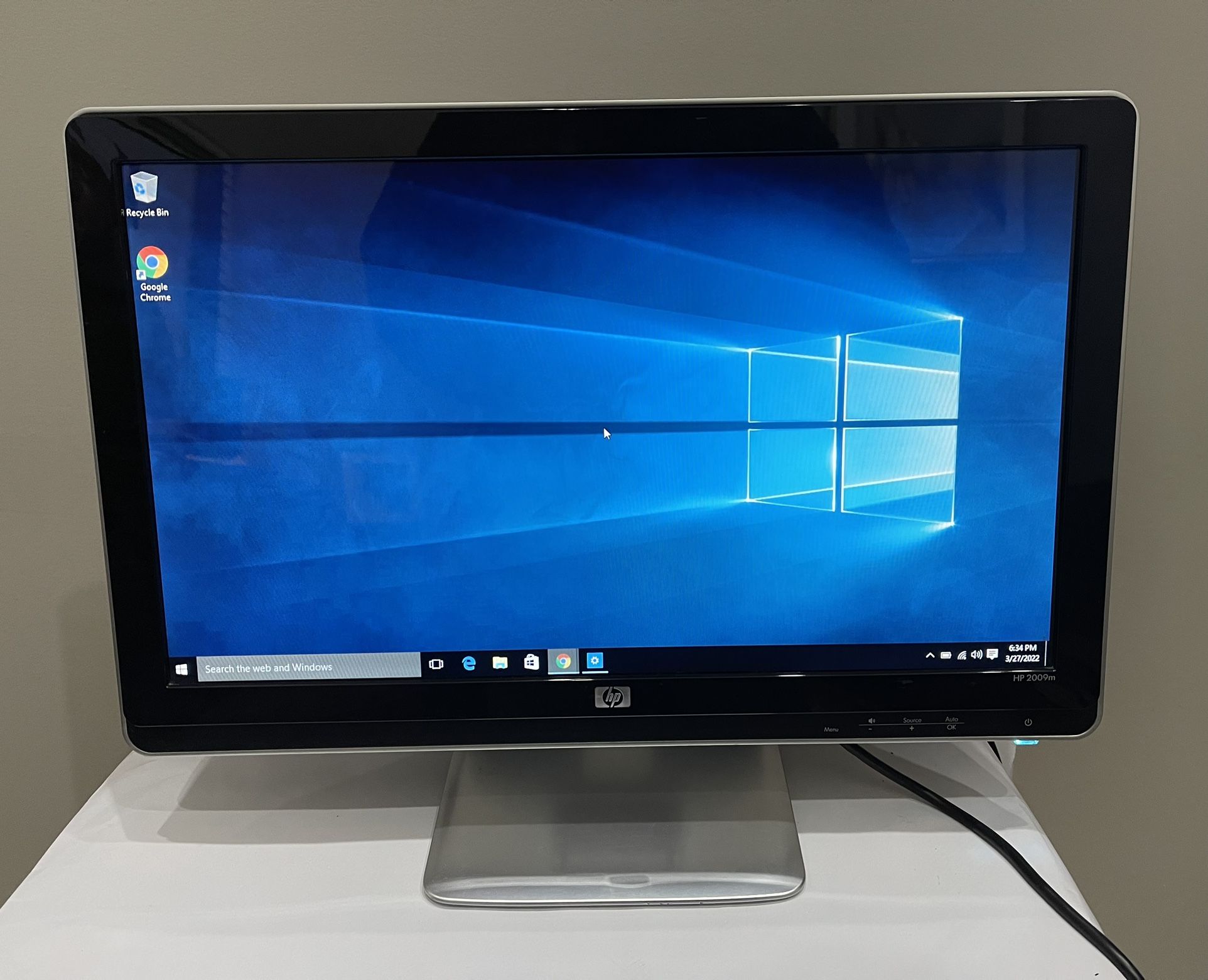 HP LCD Monitor 2009M 20 Inch Hewlett Packard Full Color 16:9 1600x900 w/ Cord