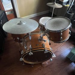 Vintage 70’s Captain Drum Set
