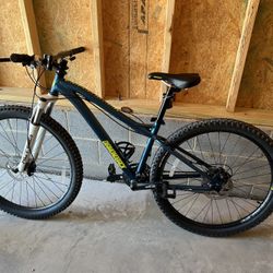 Diamondback Line 27.5 Mountain Bike Sport