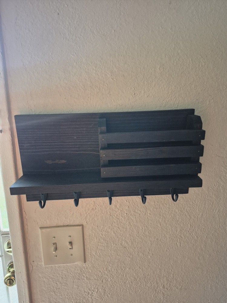 Key Holder And Mail Organizer