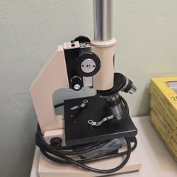 Swift MICROSCOPE MODEL NINE SIXTY