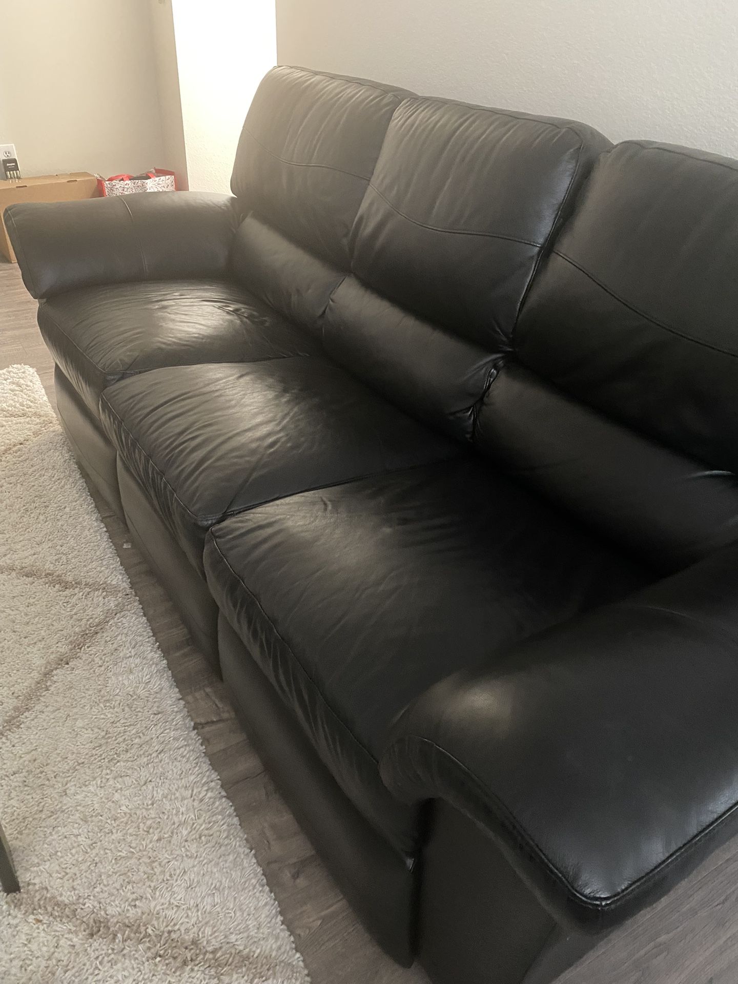 Lazy Boy Black Leather Recliner Couches for Sale in Seattle, WA OfferUp