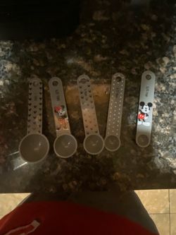 Disney Mickey and Minnie Measuring Spoons