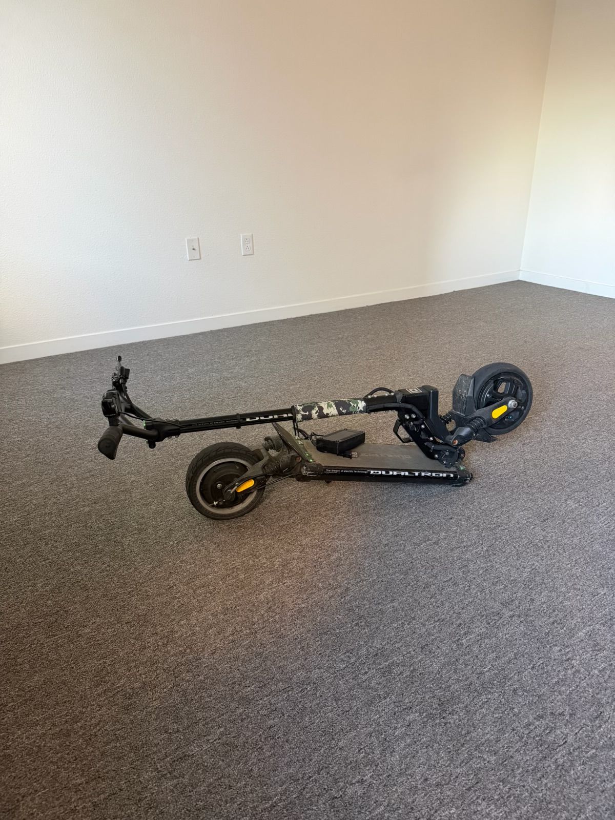 Mini tron scooter