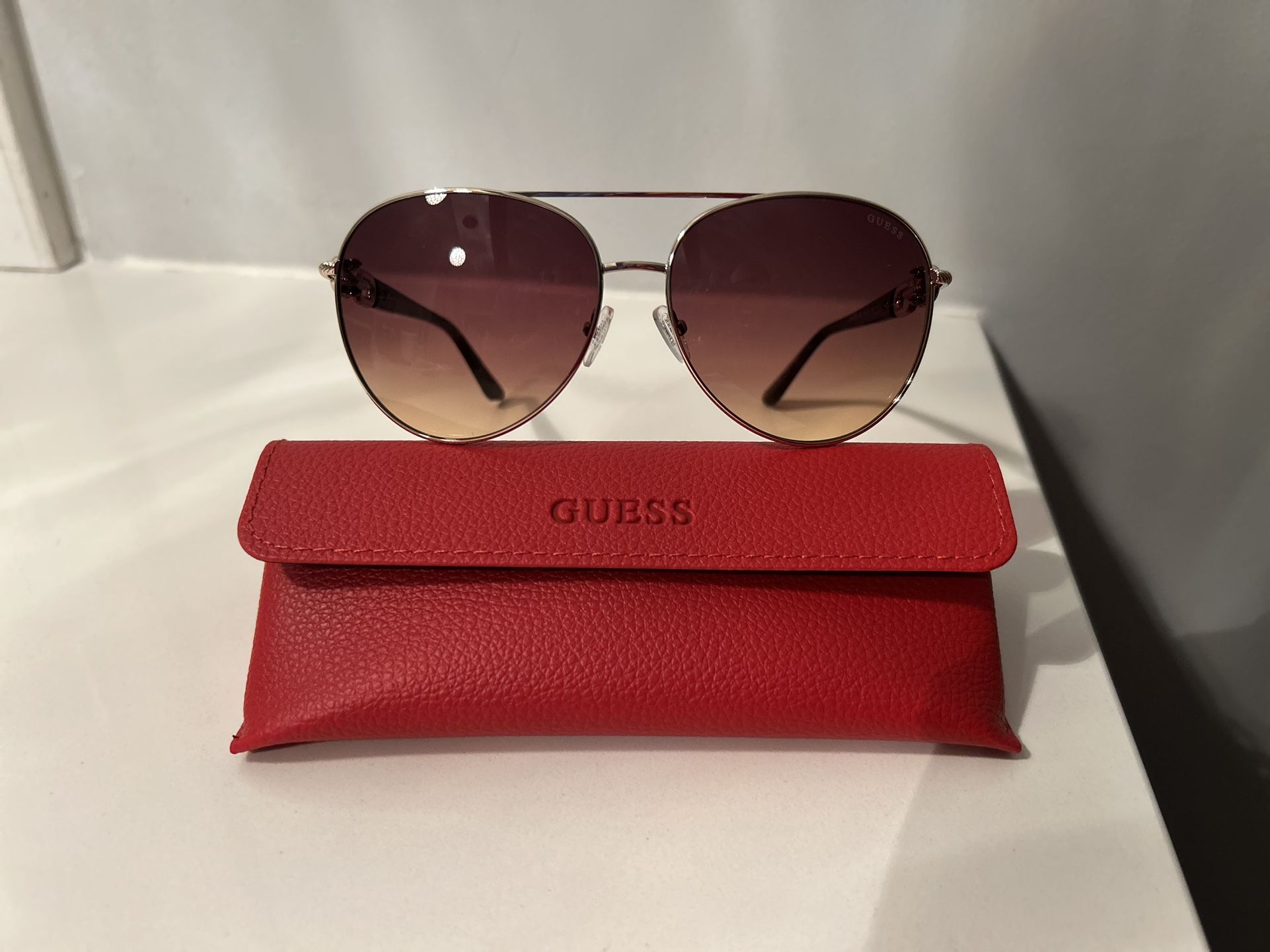 Guess Woman’s Gradient Brown Aviators 