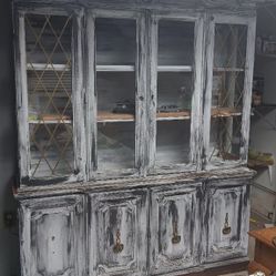 I PAINT AND REPAIR ALL TYPES OF FURNITURE 