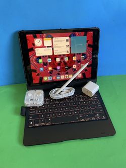 Apple IPad 9th Generation (10.2” Retina /Touch ID /IOS 26/ 2021 Model) 64GB with Pen, Keyboard  & Accessories