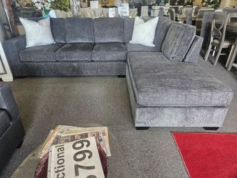 BRAND NEW DARK GRAY CHENILLE SECTIONAL (120"×85")