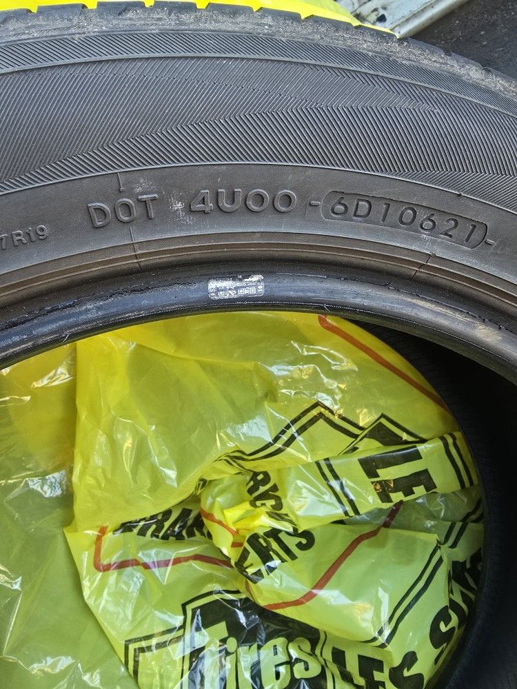 Set of 4 tires 225/55R18 Yokohama Geolandar G055