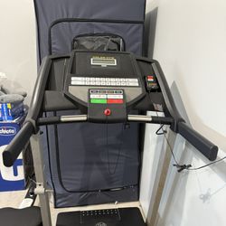 Treadmill – Excellent Condition, Hardly Used 