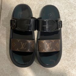 Louis Vuitton Black/Monogram Mule Size 41