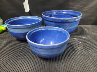 Lot Of 3 Pottery Nesting Bowls Small Medium Large Blue ON Blue