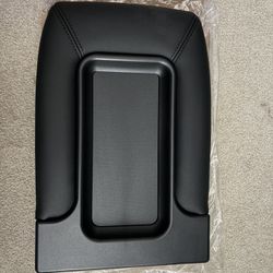 06 Chevy Silver Center Console Lid