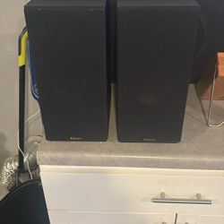 Pair Of Klipsch KD-51M Bookshelf Speakers 