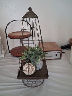 Rustic Metal Wire Lantern Decor Piece