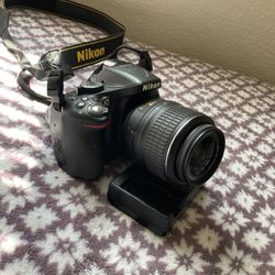 NIKON D5200