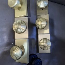 Gold Black Door Knob Lot Of 7 PARTS OR REPAIR / UNTESTED 