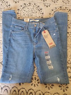Womens Levis