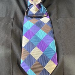 Women design tie