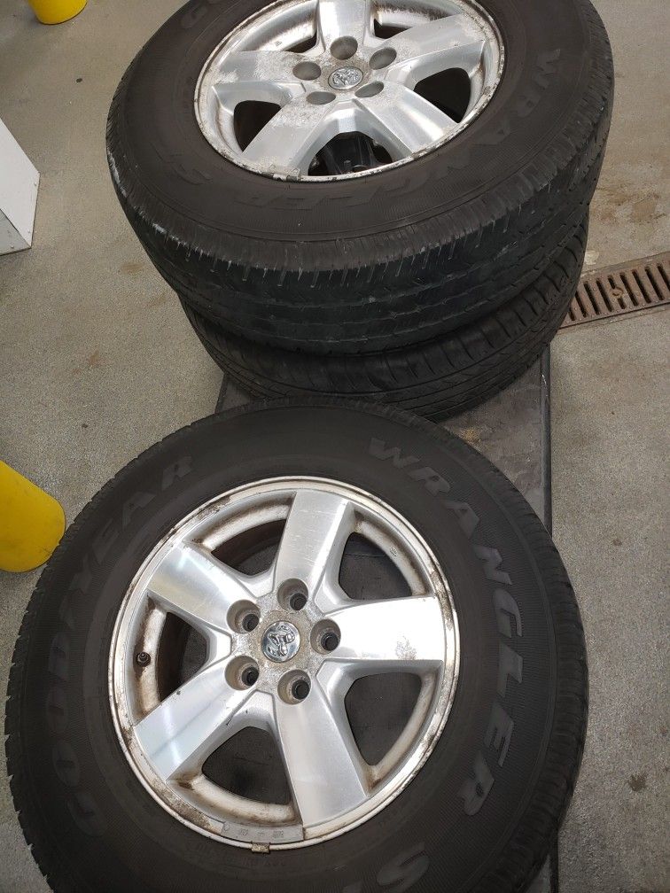 Dodge Nitro Rims And Almost New Tires 5x114.3 Bolt Pattern