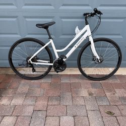 Trek Verve1 - 21 Speed Medium Frame 700 Wheels