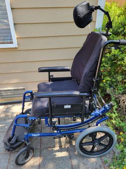 Invacare Solara 3g tilt in space manual wheelchair