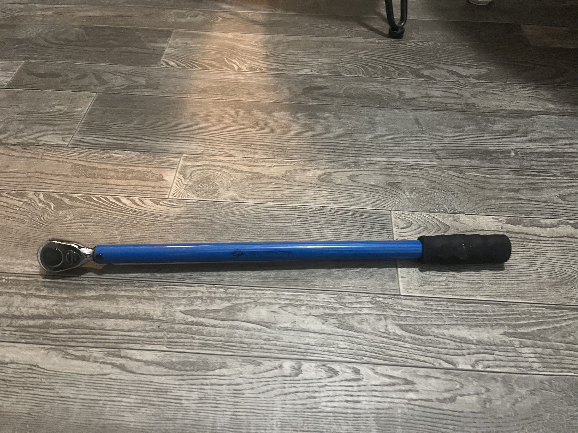1/2 Drive 80 Ft/lbs Preset Torque Wrench