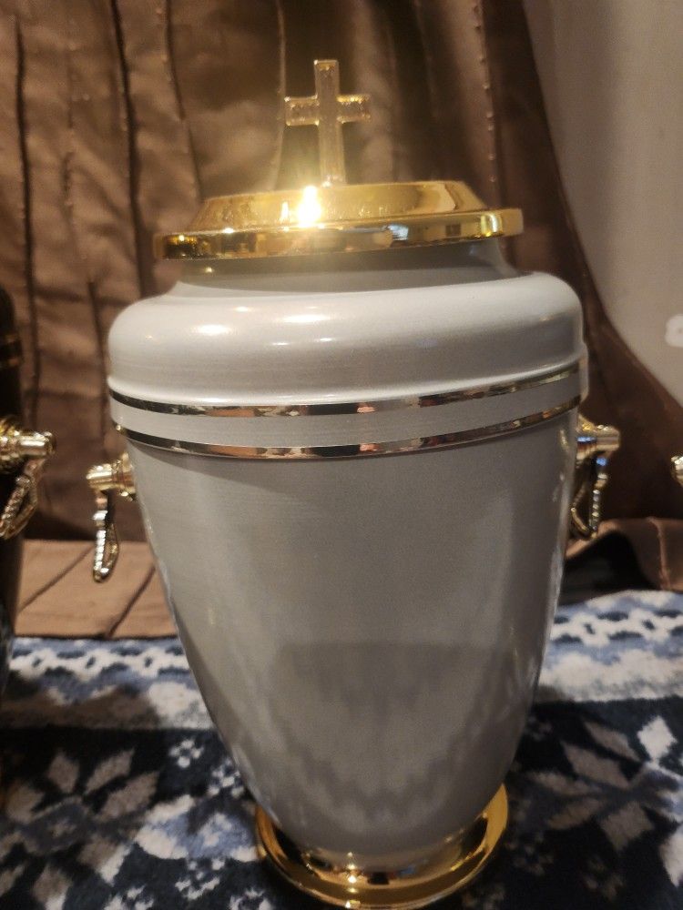 European Urns Fos Ashes For Humans And Animals