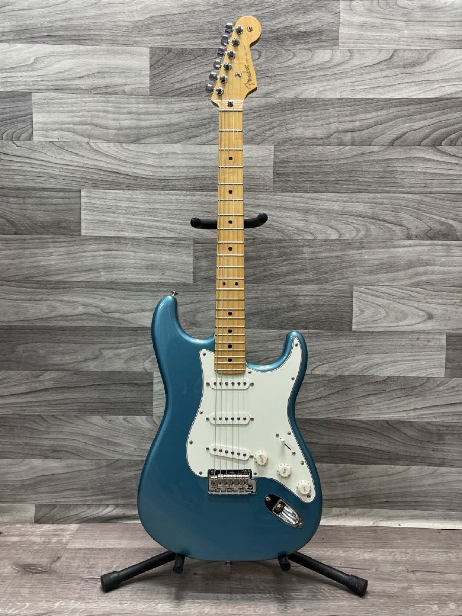Fender Player Stratocaster - Lake Placid Blue Electric Guitar (A1D023543)