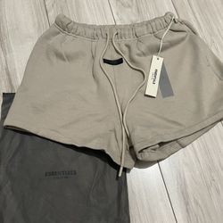 ✨New Fear Of God Essential Shorts 🩳 