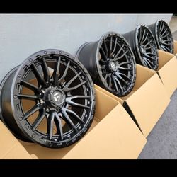 22" Fuel Rebel rims/wheels 22x10" . 8 Lug