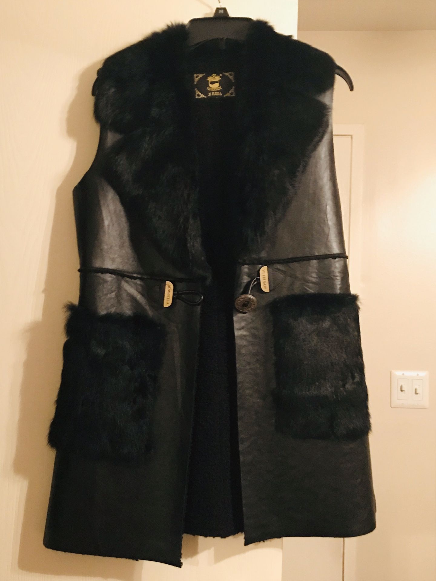 Beatiful Black Leather vest with fur size S/M