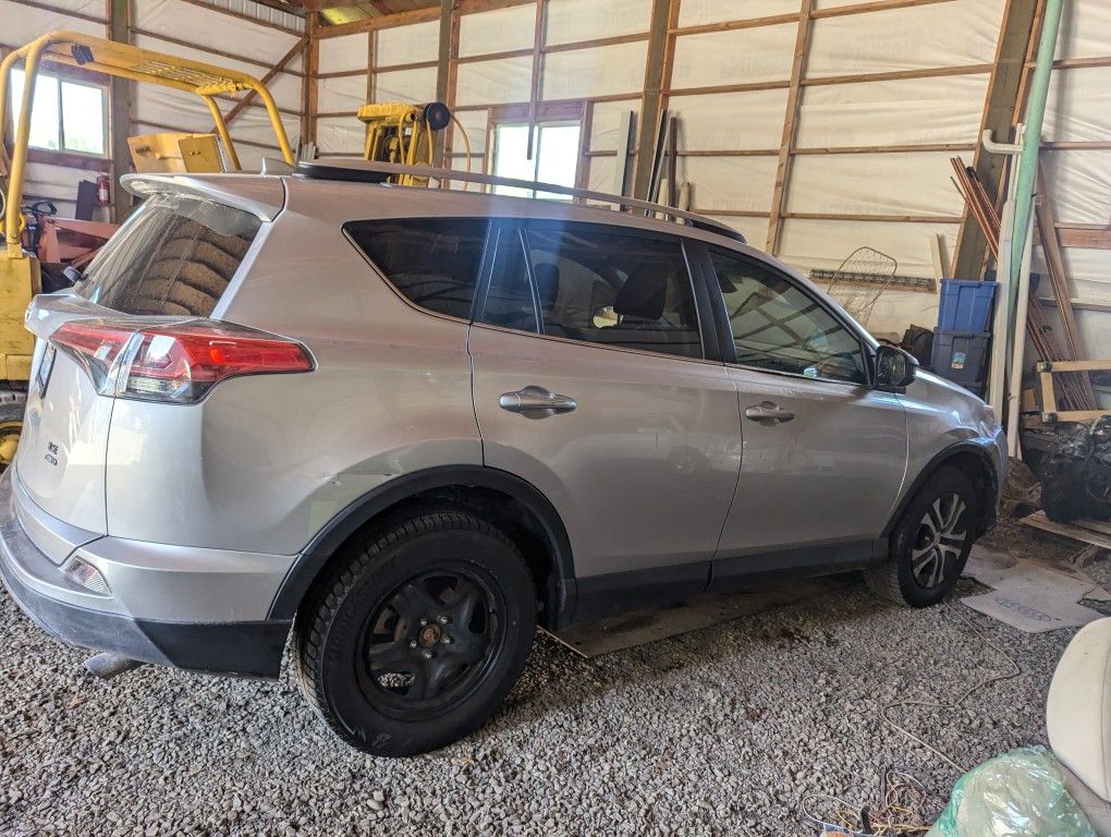 2017 Toyota Rav4 clean title