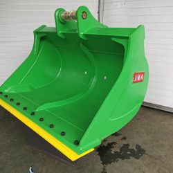  Clean-up Bucket 60 " inches (MUD) for Excavator John Deere 120D or Similar Machines. 
