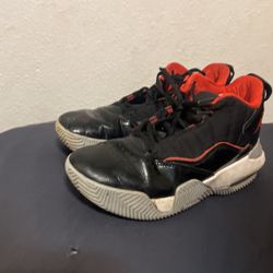 Men’s Size 8 Jordan Flight Shoes