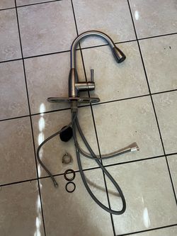 Kitchen Sink Faucet Works!