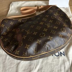 Louis Vuitton Monogram Croissant MM