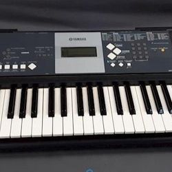 Yamaha YPT-230 61-Key Portable Keyboard Synthesizer