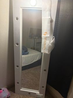 Vanity mirror
