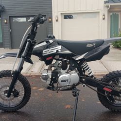 2022 SSR 125cc Dirtbike 