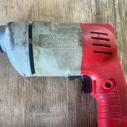 Peer Drill Milwaukee 3/8 Drive