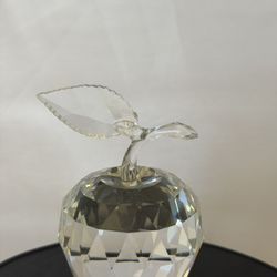SWAROVSKI CRYSTAL FIGURINE APPLE W/LEAF