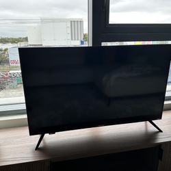 Westinghouse Smart Roku TV. 43”