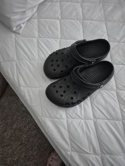Crocs size 8.5