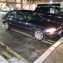 2000 BMW 323i
