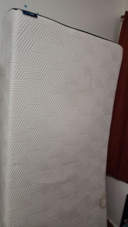Memory foam twin mattress