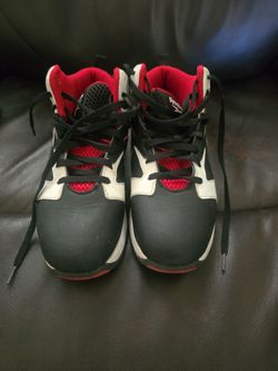 BOY REBOOK SHOES SIZE 4