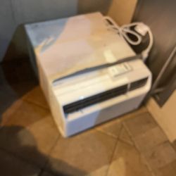 Lg 6,000 BTU Wall Air conditioner 